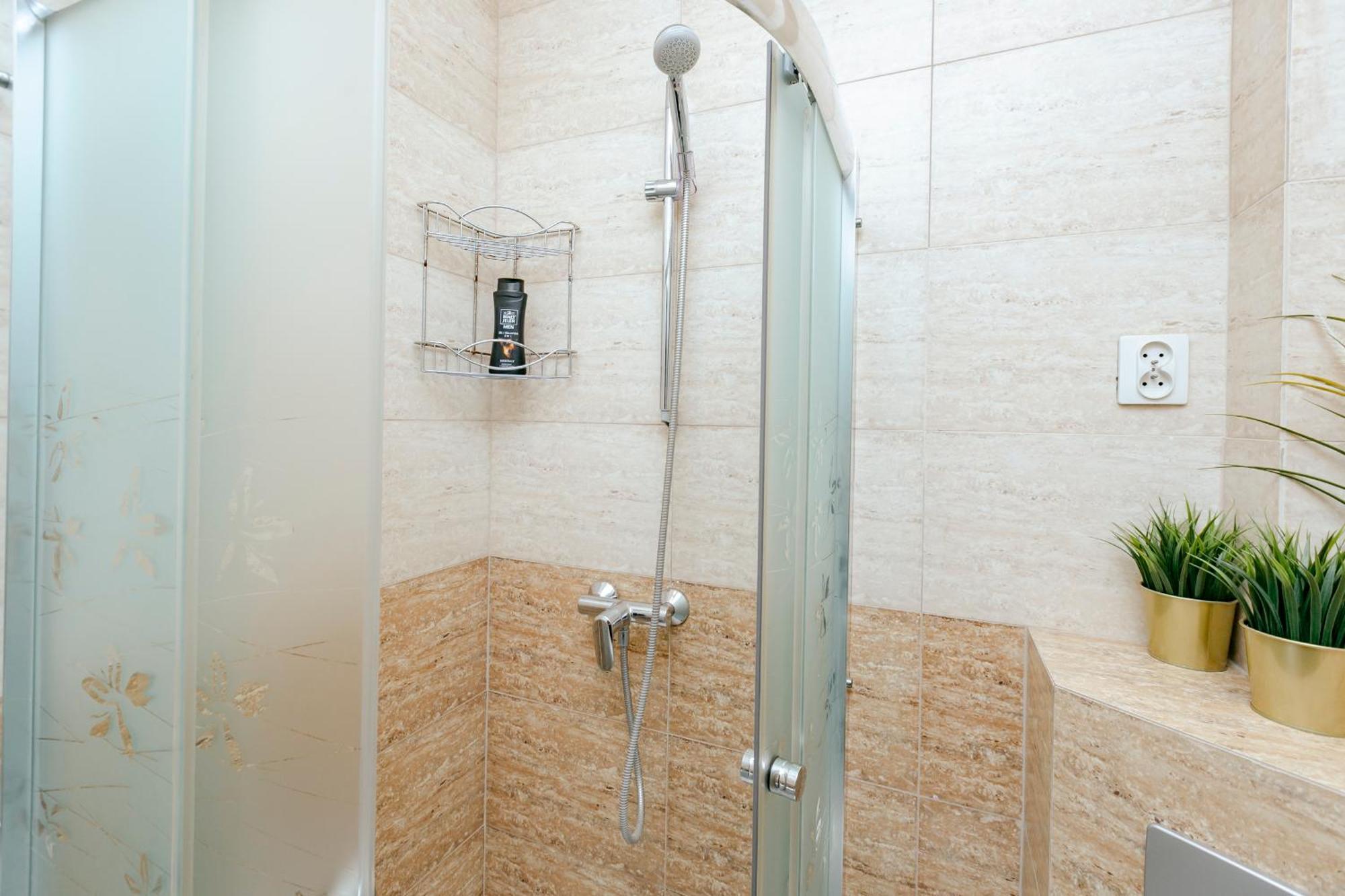 Plac Konstytucji 6 Orange - Apartament Dla 4 Osob - Bezplatny Parking - Free Parking - Piekny Widok Na Panorame Warszawy ワルシャワ エクステリア 写真
