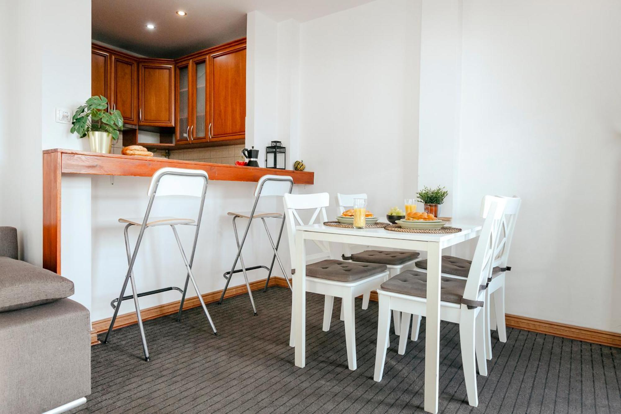 Plac Konstytucji 6 Orange - Apartament Dla 4 Osob - Bezplatny Parking - Free Parking - Piekny Widok Na Panorame Warszawy ワルシャワ エクステリア 写真